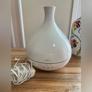 Anjou essential oil diffuser for humidity  and fragrance